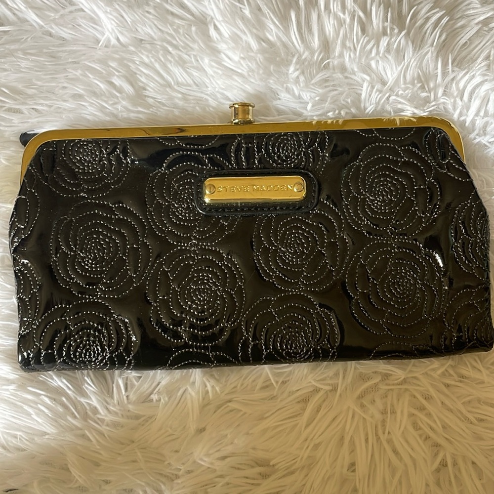 Steve Madden Rose Black Wallet